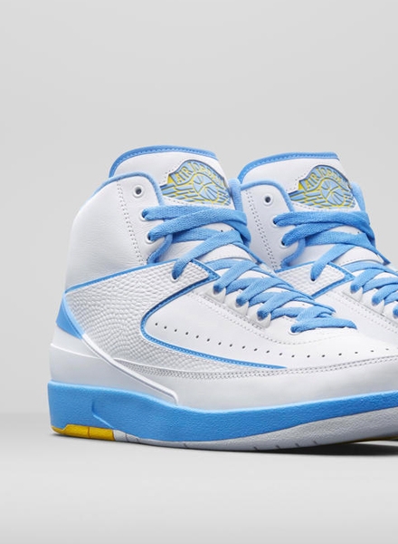 All blue hotsell jordan 2